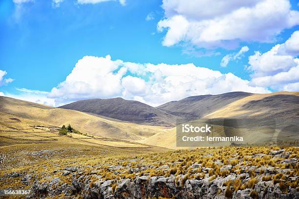 Colline Del Perù - Fotografie stock e altre immagini di Blu - Blu, Collina, Composizione orizzontale