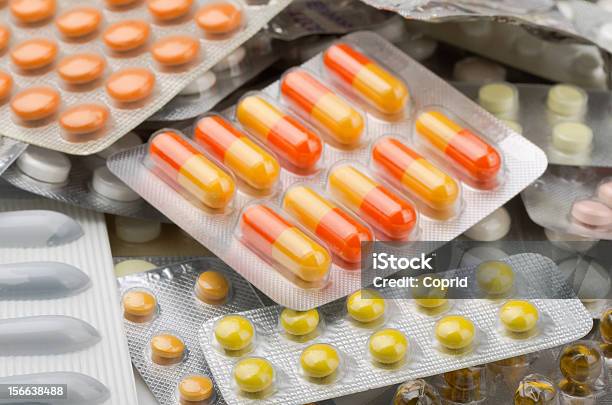 Ассорти Таблетки — стоковые фотографии и другие картинки Антибиотик - Антибиотик, Без людей, Благополучие