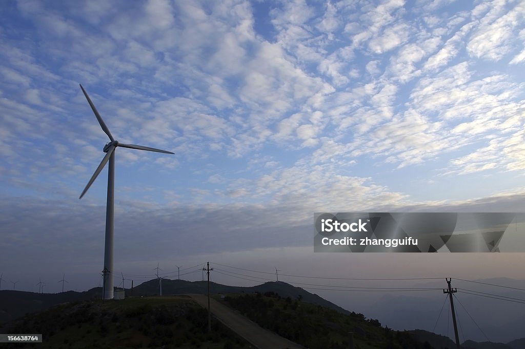 La generación de energía eólica planta - Foto de stock de Aerogenerador libre de derechos