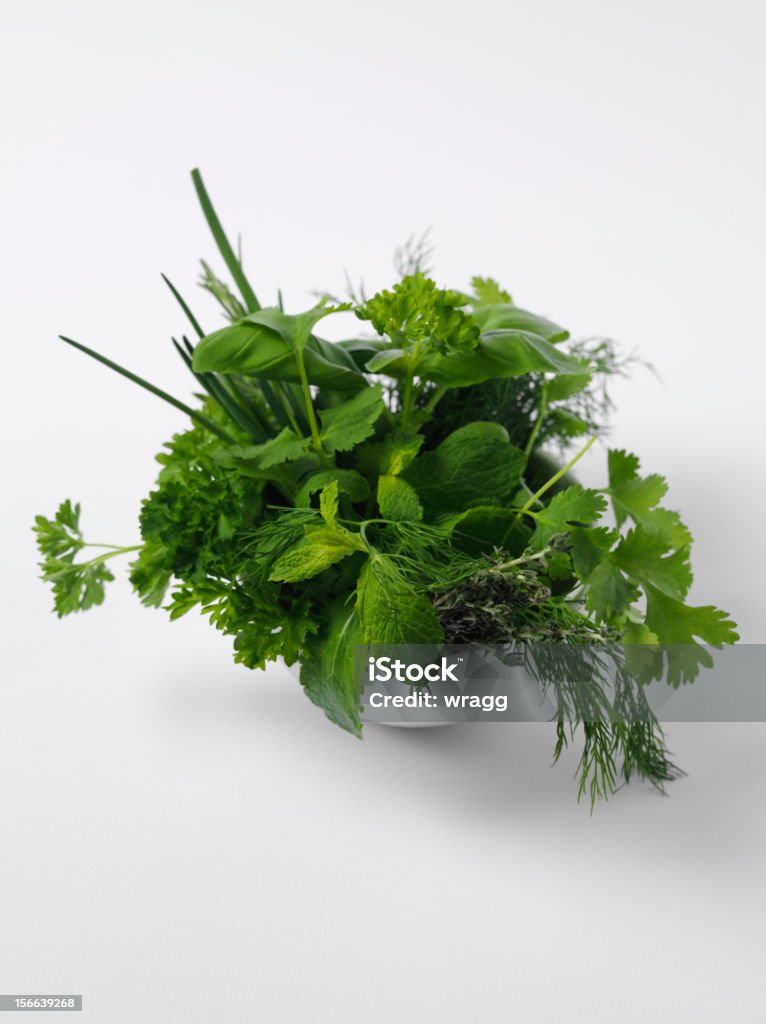 Piatto di misto di erbe del giardino - Foto stock royalty-free di Aneto