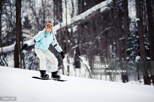 Aprender A Deslizar Para Baixo O Declive - Fotografias de stock e mais imagens de Aprender - Aprender, Prancha de Neve, Snowboard