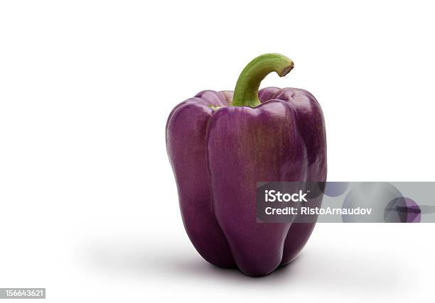 Foto de Pimentão Roxo e mais fotos de stock de Pimentão Roxo - Pimentão Roxo, Pimentão - Legume, Roxo