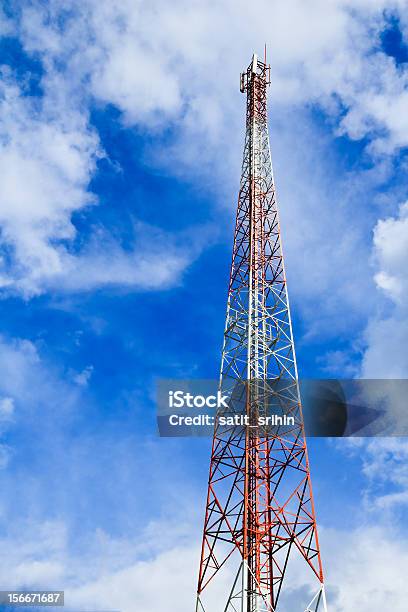 Foto de Mastro De Telecomunicações Com Microondas E Tv Transmissor Link e mais fotos de stock de Azul