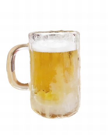 a photography of a glass of beer with a white background, there is a glass mug of beer with a lot of ice on it.