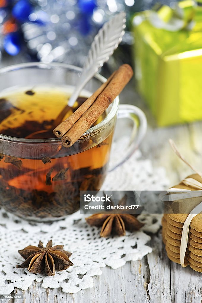 Natale tè e presentare - Foto stock royalty-free di Ambientazione interna