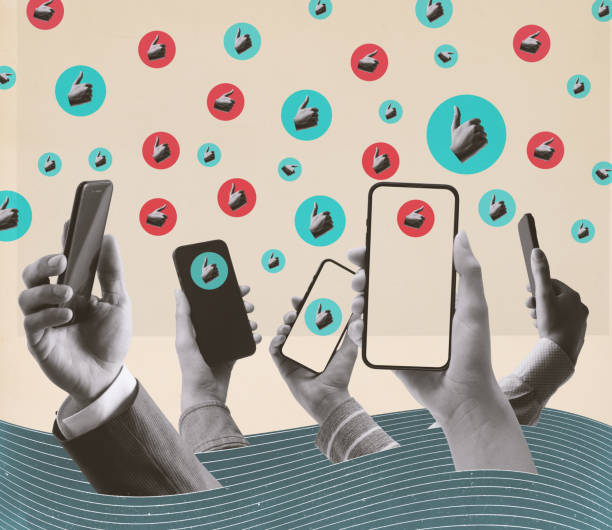 istock Users holding smartphones and connecting 1566822903