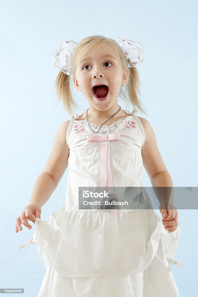 Bambina canta - Foto stock royalty-free di 6-7 anni