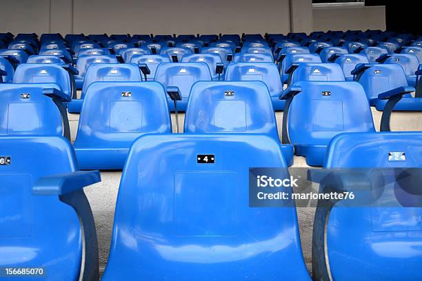 Foto de Assentos Em Um Estádio De Futebol e mais fotos de stock de Estádio - Estádio, Arquibancada, Praça