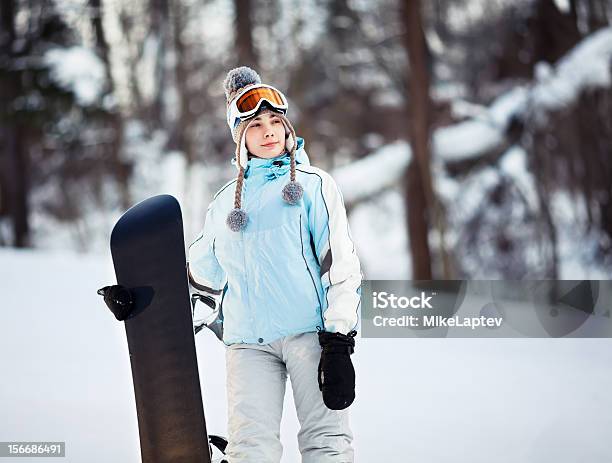 Jovem Mulher Atleta De Snowboard - Fotografias de stock e mais imagens de Adolescente - Adolescente, Adulto, Ao Ar Livre