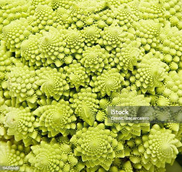 Romanesco Brokkoli Nahaufnahme Stockfoto und mehr Bilder von Form - Form, Fotografie, Fraktal