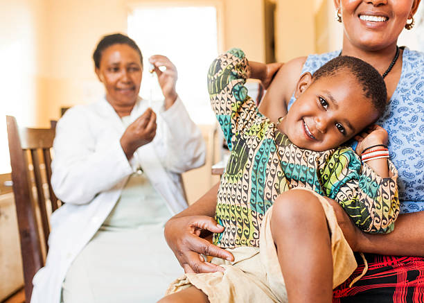 Crianças africanas s'uma vacina - foto de acervo