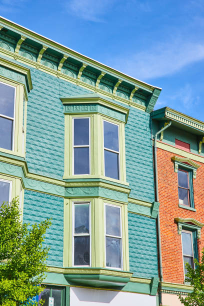 istock Bay windows on teal brick building in Public Square Mount Vernon Ohio 1567330324