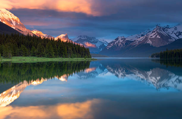 istock Magical Sunset at Maligne Lake 156742829
