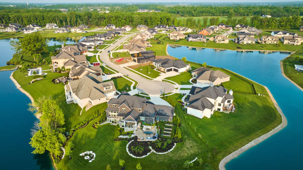 istock Rich million-dollar homes and construction aerial 1567454178