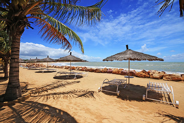 saly's beach no senegal - landscape new england cloud sky - fotografias e filmes do acervo