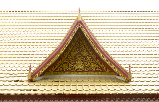 The gable roof of the temple was built in a modern style.