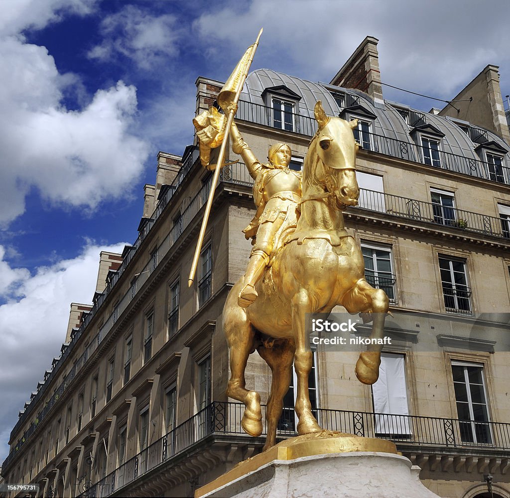 Jeanne d Arc. - Foto stock royalty-free di Place des Pyramides