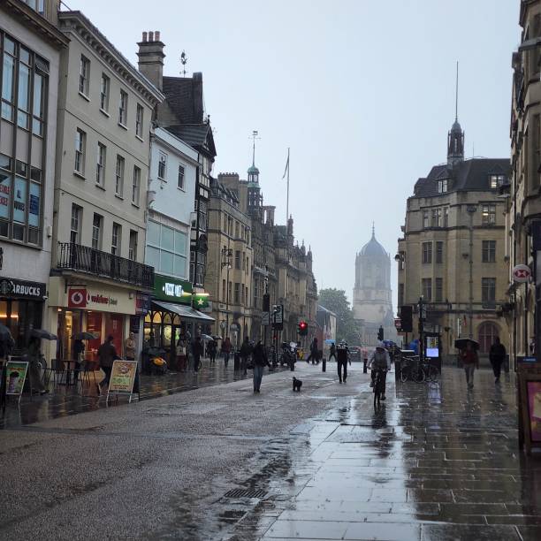 istock Oxford Rainy Street 1568042183