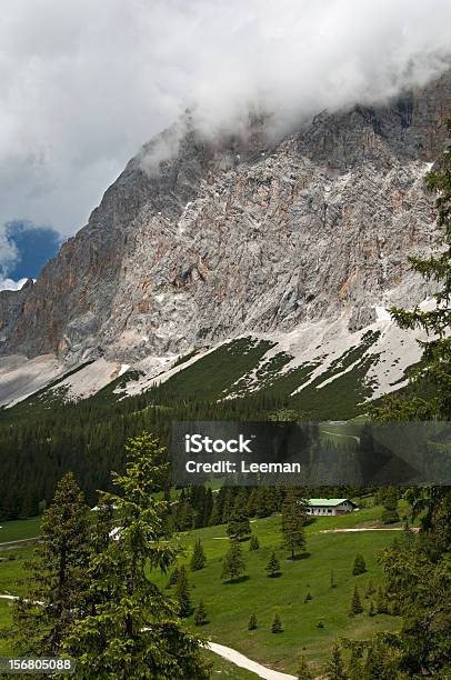 Ehrwalder Alp Sotto Il Monte Zugspitze Alto Adige - Fotografie stock e altre immagini di Alpi - Alpi, Ambientazione esterna, Austria