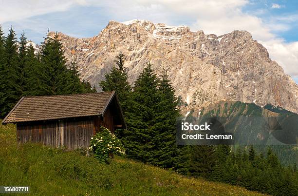 Alp Capanna Sotto Il Monte Wetterstein - Fotografie stock e altre immagini di Alpi - Alpi, Ambientazione esterna, Austria