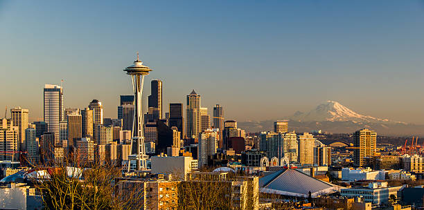istock View of downtown Seattle and Mt.Rainier from Kerry Park 156820401