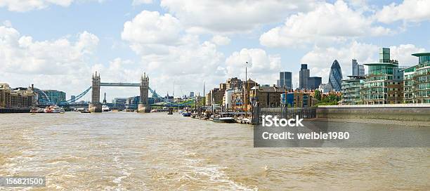 Panorama Themse Und Die Tower Bridge Stockfoto und mehr Bilder von Arbeitsstätten - Arbeitsstätten, Außenaufnahme von Gebäuden, Bauwerk
