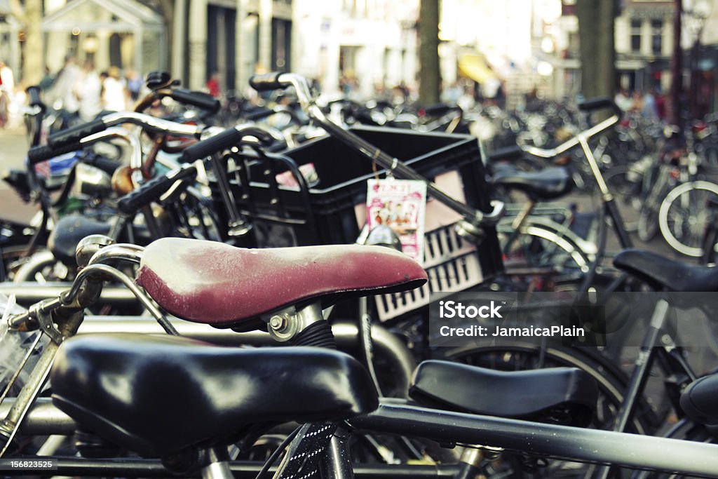 Red Bycicle sela - Foto de stock de Selim de Bicicleta royalty-free