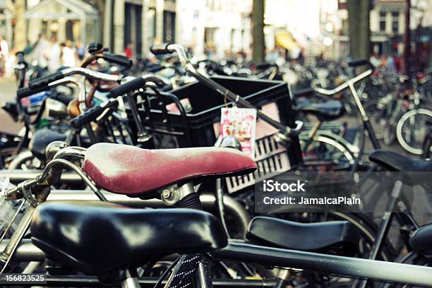 Foto de Red Bycicle Sela e mais fotos de stock de Selim de Bicicleta - Selim de Bicicleta, Alumínio, Amsterdã