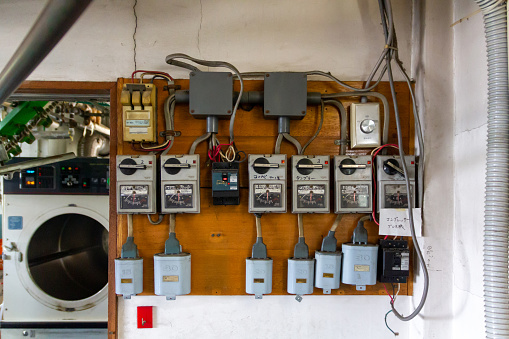 Retro oscilloscope ready to measure waveforms