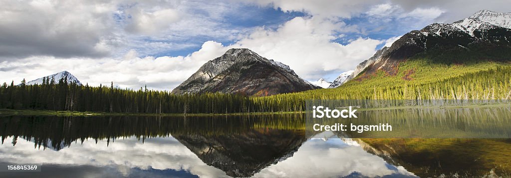 Vue sur la montagne - Photo de Alberta libre de droits