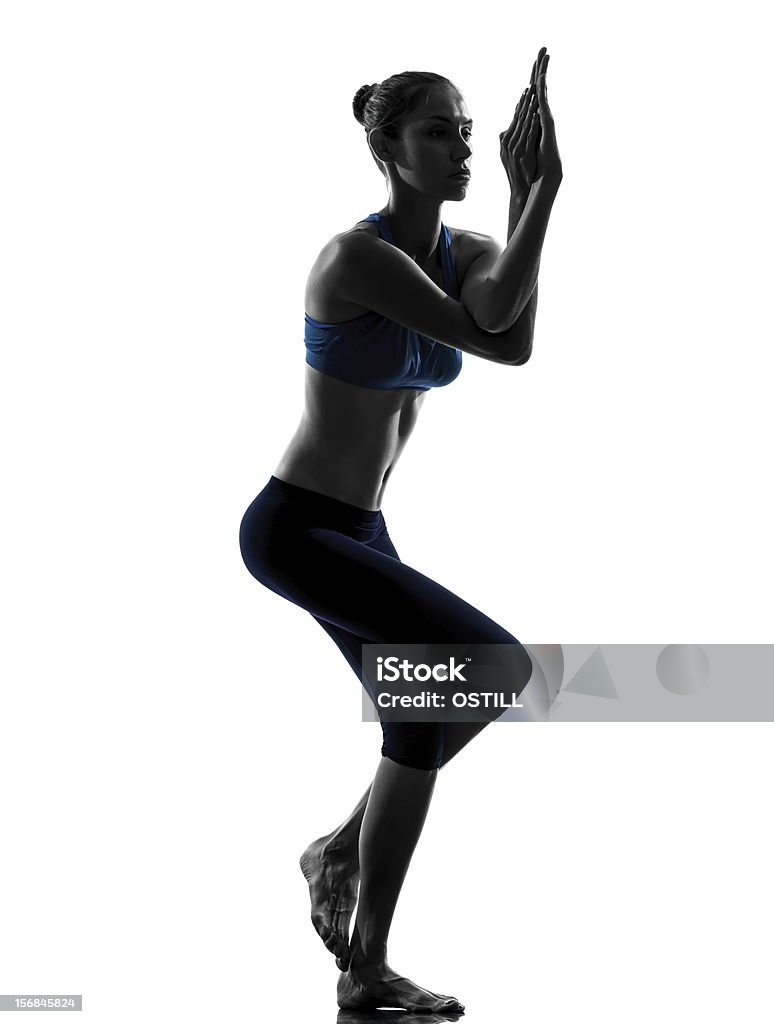 Donna esercizio yoga Posizione del cammello - Foto stock royalty-free di Abbigliamento sportivo