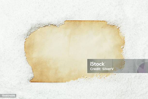 Śnieg Pokryte Papieru - zdjęcia stockowe i więcej obrazów Bez ludzi - Bez ludzi, Biały, Fotografika