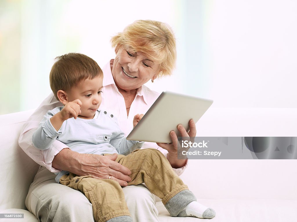 Großmutter mit Ihrem Enkel - Lizenzfrei Alter Erwachsener Stock-Foto