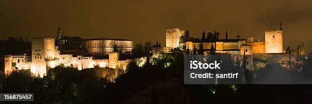 Hotel Alhambra W Nocy - zdjęcia stockowe i więcej obrazów Albaicin - Albaicin, Alcazaba, Alhambra - Hiszpania