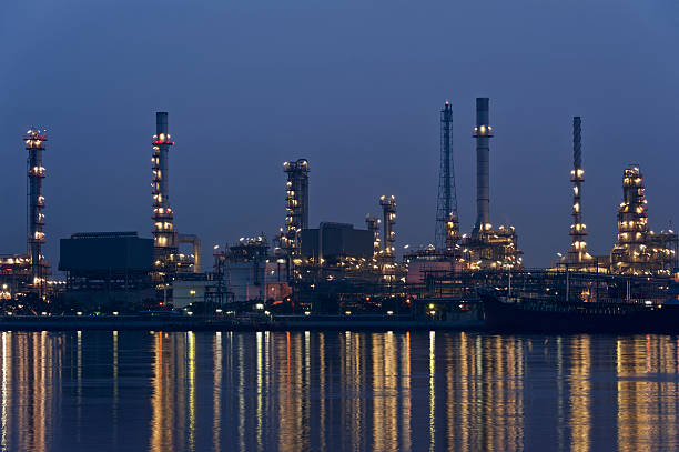 istock Oil Refinery Factory 156875600