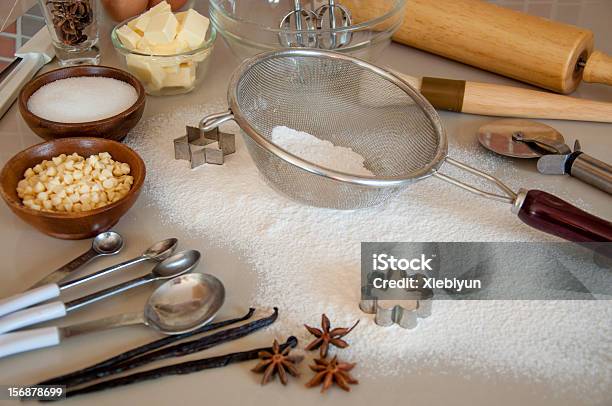 Cocinar Con Ingredientes Con Utensilios Foto de stock y más banco de imágenes de Alimento - Alimento, Almendra, Amarillo - Color