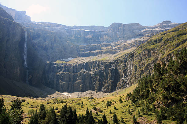 Gavarnie circus in the French Pyrénées The circus of Gavarnie in the French Pyrénées French. It's a great semicircular wall of 4 km in diameter which shows 1500 m of geology. gavarnie stock pictures, royalty-free photos & images