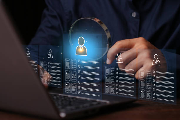 Hr, HRM, Human resources management concept. Check resume, Screening employee information, job applicants, Employees must complete the online survey form, answer the test questions. rrhh, rrhh, concepto de gestión de recursos humanos. verifique el currículum, selección de información de empleados, solicitantes de empleo, los empleados deben completar el formulario de encuesta en línea, responder las preguntas de la prueba.
