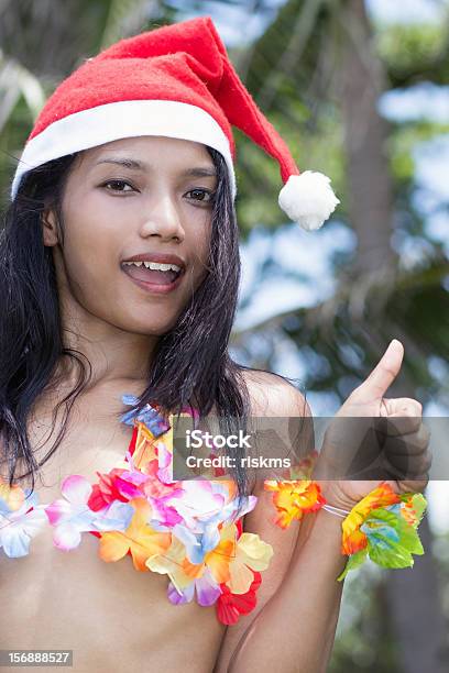 Tempo De Natal - Fotografias de stock e mais imagens de 20-29 Anos - 20-29 Anos, Adulto, Alegria