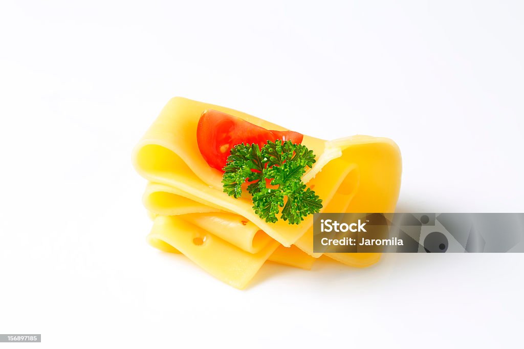 Сложенный ломтиков сыр с овощами - Стоковые фото Без людей роялти-фри