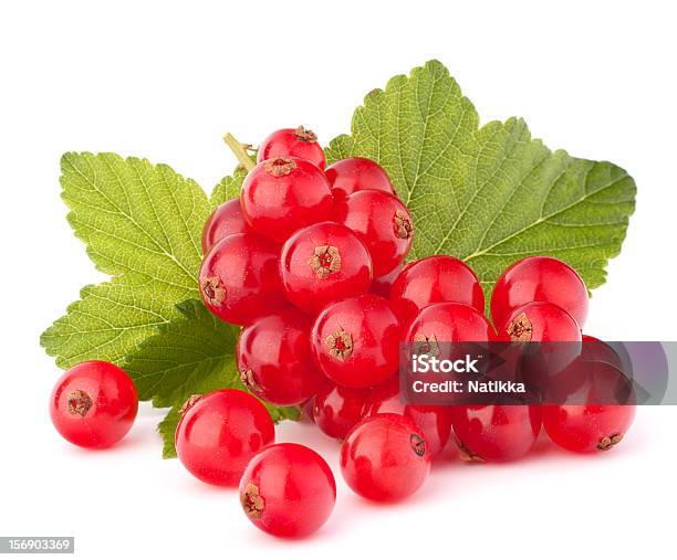 Groselhas Vermelho E Verde Folhas Ainda Vida - Fotografias de stock e mais imagens de Alimentação Saudável - Alimentação Saudável, Comida, Comida Doce