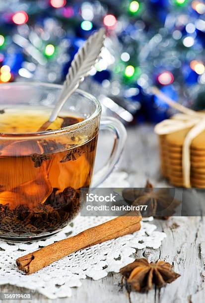 Navidad Té Y Brillante Garland Foto de stock y más banco de imágenes de Al horno - Al horno, Anís, Azul