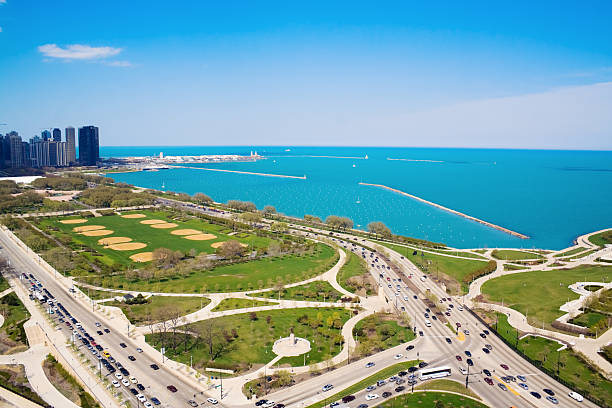 istock Columbus and Lake Shore Drive 156919584