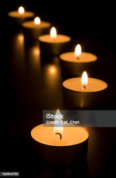 Candlelights - zdjęcia stockowe i więcej obrazów Błyszczący - Błyszczący, Ciemny, Dekoracja