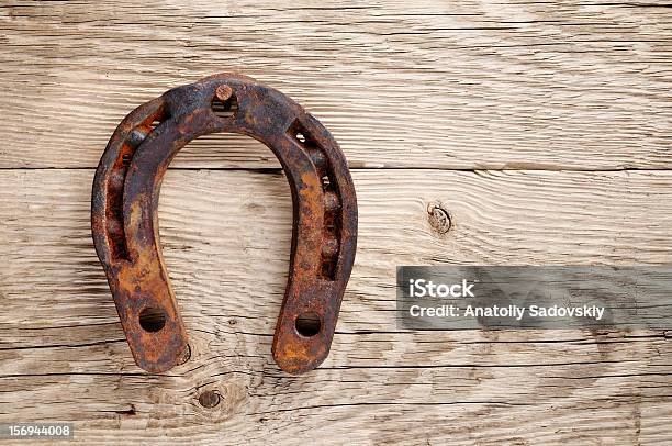 Rusty En Madera Antigua Del Lado Canadiense Foto de stock y más banco de imágenes de Acero - Acero, Con textura, Conceptos