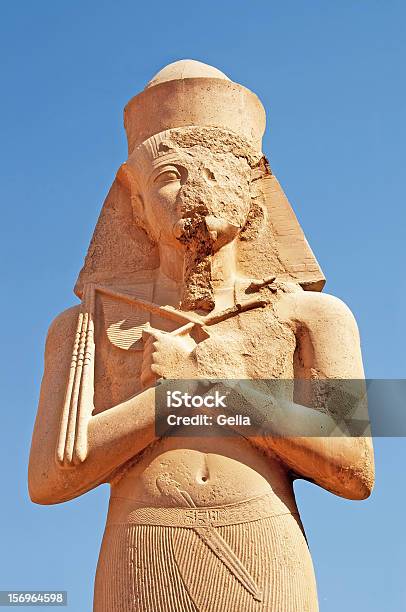 Faraón Estatua En Templo De Karnak En Egipto Foto de stock y más banco de imágenes de Amón - Amón, Antigualla, Arquitectura