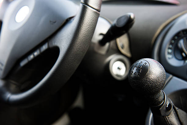 interior de carro moderno - sports car gearshift car change imagens e fotografias de stock