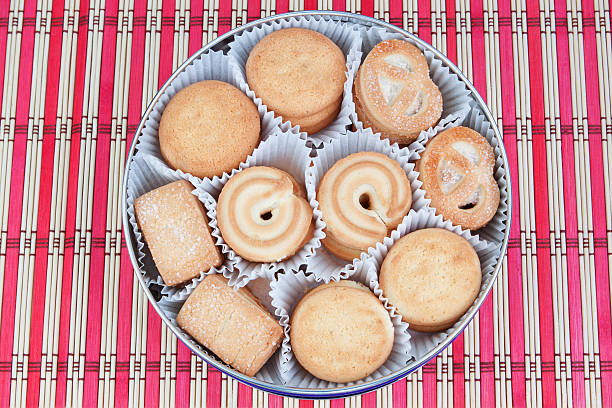 istock Cookie packaging for Christmas. On a red napkin. 157008916
