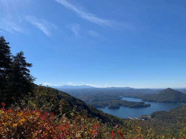 istock Autumn in Chilhowee Mountain, Cherokee National Forest, Tennessee (2) 1570435339
