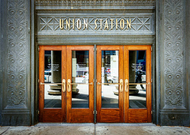 駅のドア - union station chicago ストックフォトと画像